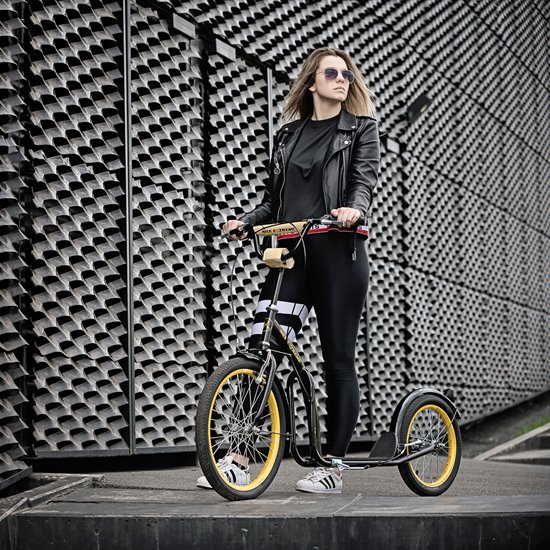 HULAJNOGA Z POMP. KOŁAMI NILS EXTREME BLACK 20/16"