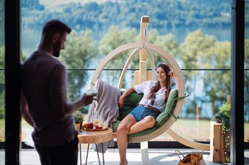 FOTEL WISZĄCY SWING POD CZILLO